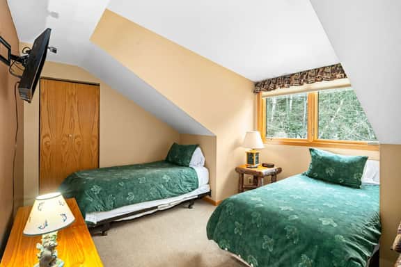 Superior Shores Townhouse - Image 5